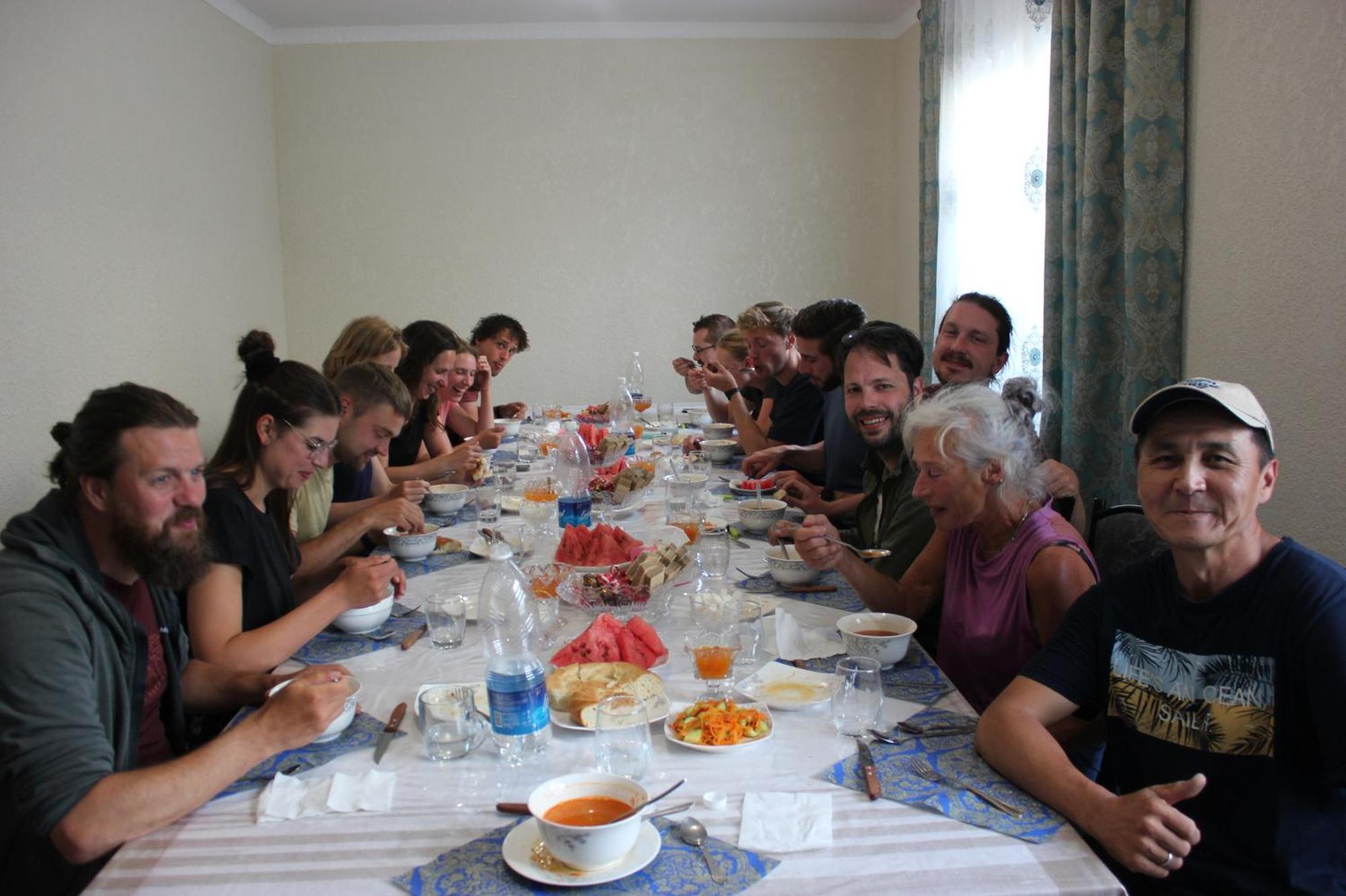 Uz-Anar Guest House Kochkor Bagian luar foto